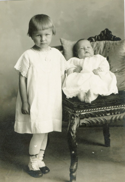 Doyle Nadine Derry, age 3 1/2 & Ardis Darlene Derry, age 3 months.