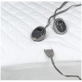 Waterproof heated mattress pad