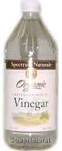 Distilled white vinegar provides the acid you need to dye nylon.